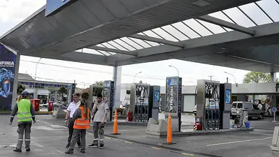 Histórico: comenzó la construcción de una mega estación de servicio en Argentina Histórico: comenzó la construcción de una mega estación de servicio en Argentina