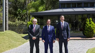 Alberto Fernández se reunió con Lacalle Pou y Peña por el Mundial Centenario 2030 Alberto Fernández se reunió con Lacalle Pou y Peña por el Mundial Centenario 2030