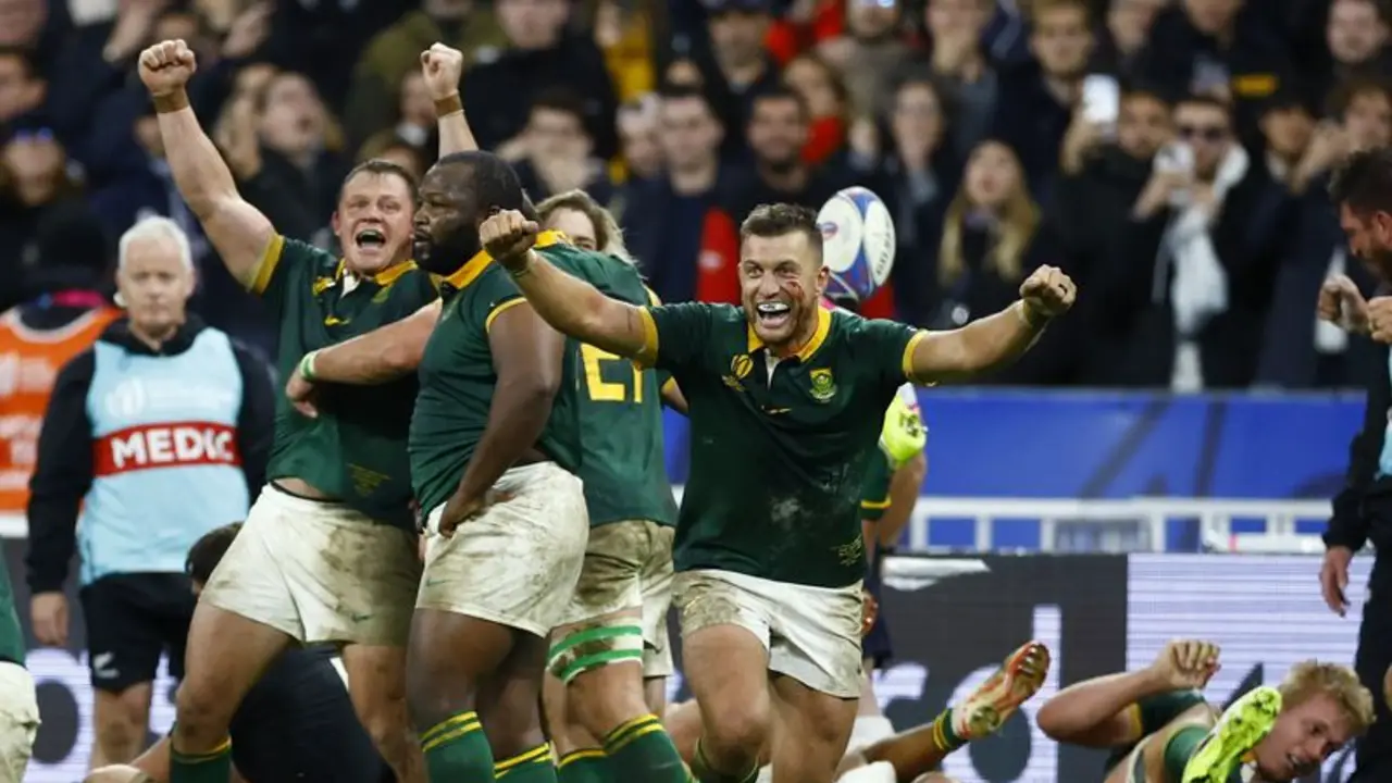 Sudáfrica vence a una Nueva Zelanda con 14 hombres gana su cuarto título mundial de rugby