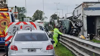 Accidente de tránsito, choque, autopista del oeste Accidente de tránsito, choque, autopista del oeste