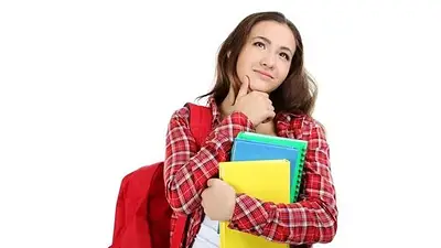 Estudiante con dudas sobre la correcta escritura de una palabra Estudiante con dudas sobre la correcta escritura de una palabra