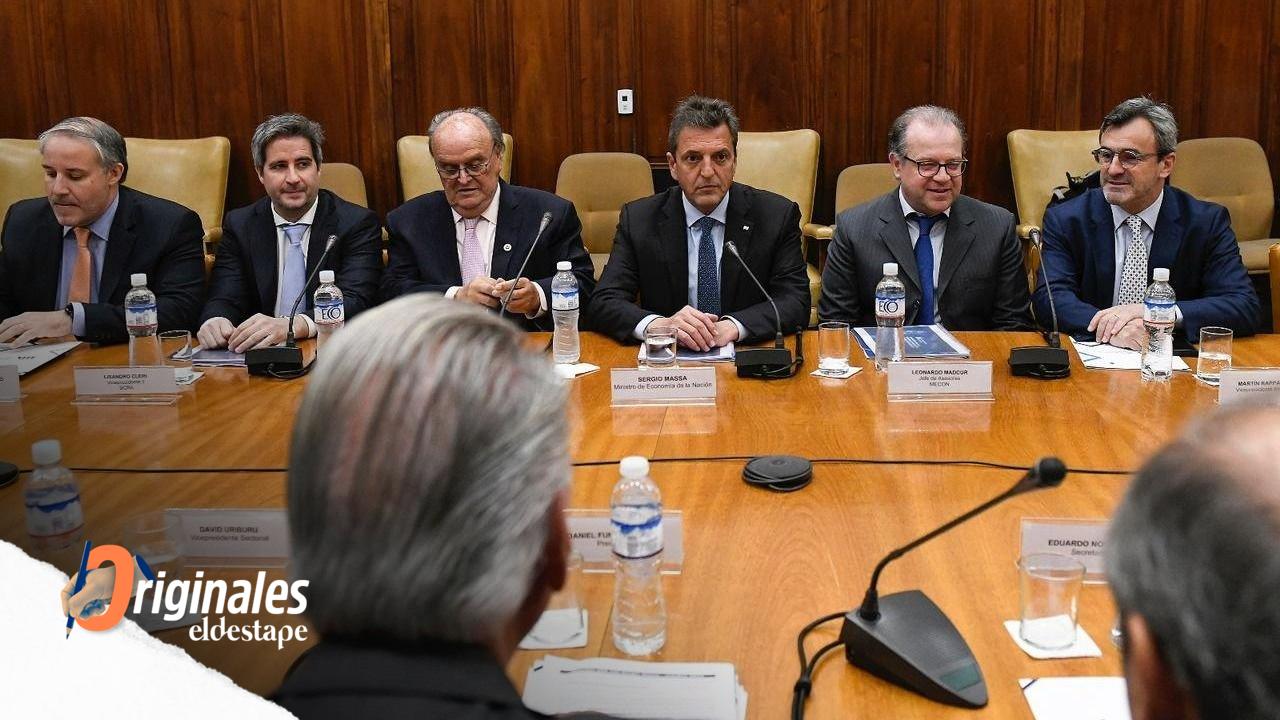 Massa contra el "caos": la reacción del candidato de UP al "deseo" opositor