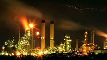 Venezolana PDVSA reinicia unidad clave para producción de gasolina de segunda mayor refinería