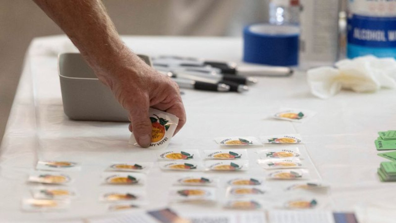 Los demócratas piden a un juez de Georgia que bloquee las nuevas normas electorales