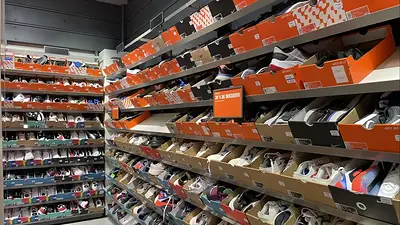 Dónde conseguir zapatillas Adidas con 70% de descuento. Zapatillas baratas en el Soleil Premium Outlet. Precio de zapatillas Adidas en el Soleil. Dónde conseguir zapatillas Adidas con 70% de descuento. Zapatillas baratas en el Soleil Premium Outlet. Precio de zapatillas Adidas en el Soleil.