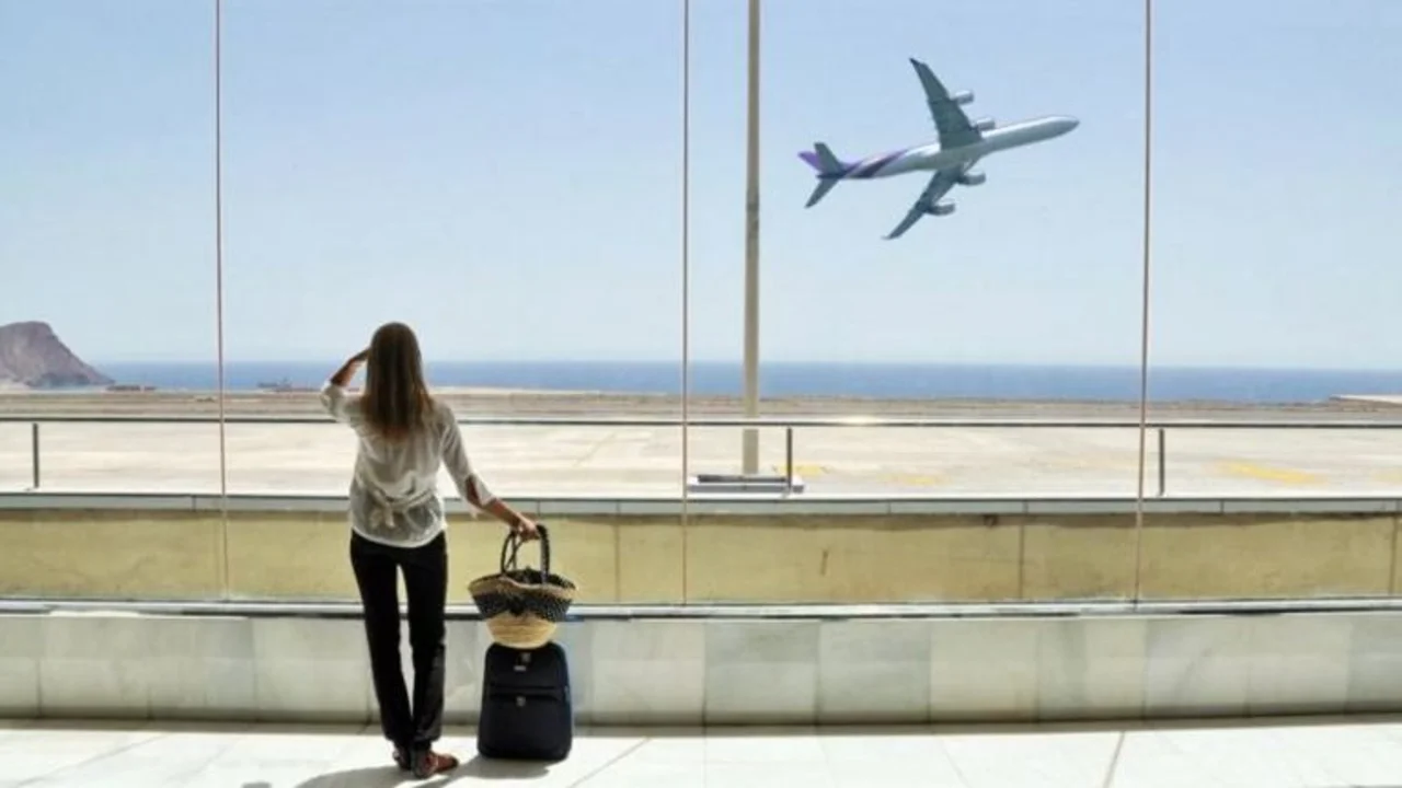 Mujer pierde vuelo.