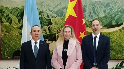 Argentina y China renuevan U$S 5.000 millones del swap con China por un año Argentina y China renuevan U$S 5.000 millones del swap con China por un año