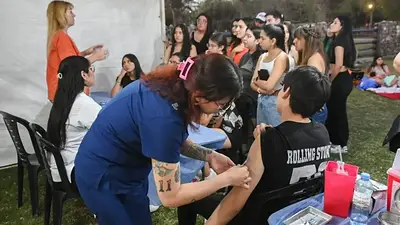 Exitosa campaña de vacunación contra el dengue: La Rioja aplicó más de 9 mil dosis a jóvenes de la provincia Exitosa campaña de vacunación contra el dengue: La Rioja aplicó más de 9 mil dosis a jóvenes de la provincia