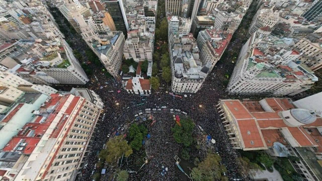Contra el veto de Milei y el "no future 2.0" de la juventud libertaria