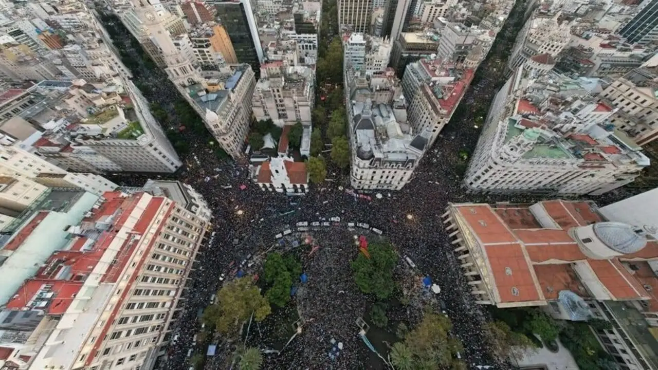 Contra el veto de Milei y el "no future 2.0" de la juventud libertaria