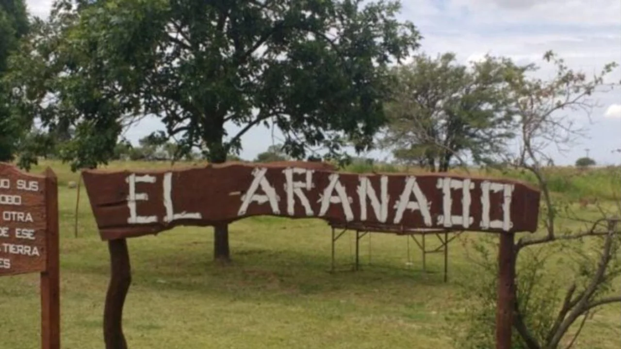 Cartel de bienvenida de El Arañado
