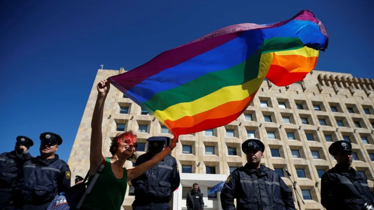 El presidente del Parlamento georgiano firma una ley que restringe los derechos LGBTQ+