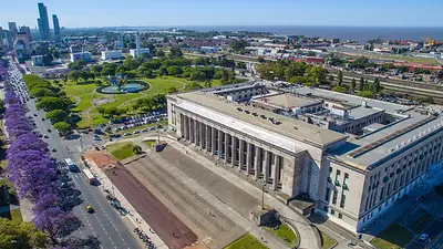 Mientras Milei veta la Ley de Financiamiento, la UBA vuelve a quedar entre las mejores universidades de América Latina Mientras Milei veta la Ley de Financiamiento, la UBA vuelve a quedar entre las mejores universidades de América Latina