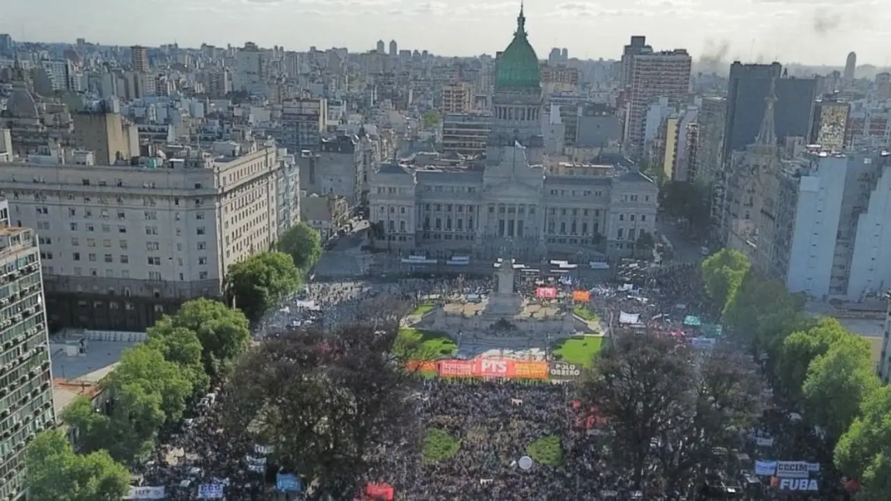 Marcha Federal Universitaria Luis Caputo Universidades Sandra Pettovello