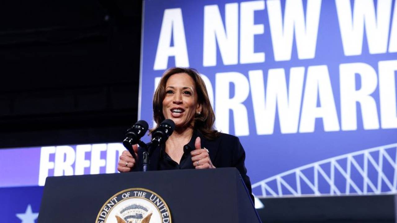 Harris se reúne en Michigan con líderes árabes estadounidenses enfadados por Israel