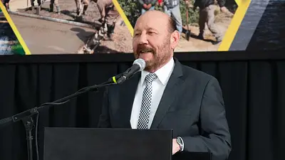 Insfrán cuestionó el ajuste de Milei y pidió “levantar la bandera de la justicia social” Insfrán cuestionó el ajuste de Milei y pidió “levantar la bandera de la justicia social”