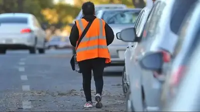 Córdoba: un cuidacoches que tenía pedido de captura fue detenido tras destrozar un auto en pleno centro de la Capital Córdoba: un cuidacoches que tenía pedido de captura fue detenido tras destrozar un auto en pleno centro de la Capital