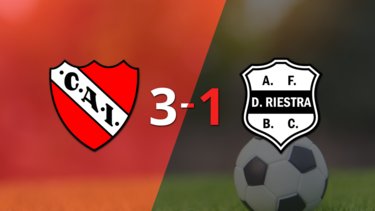 Doblete de Santiago Montiel guió el triunfo de Independiente sobre Dep. Riestra