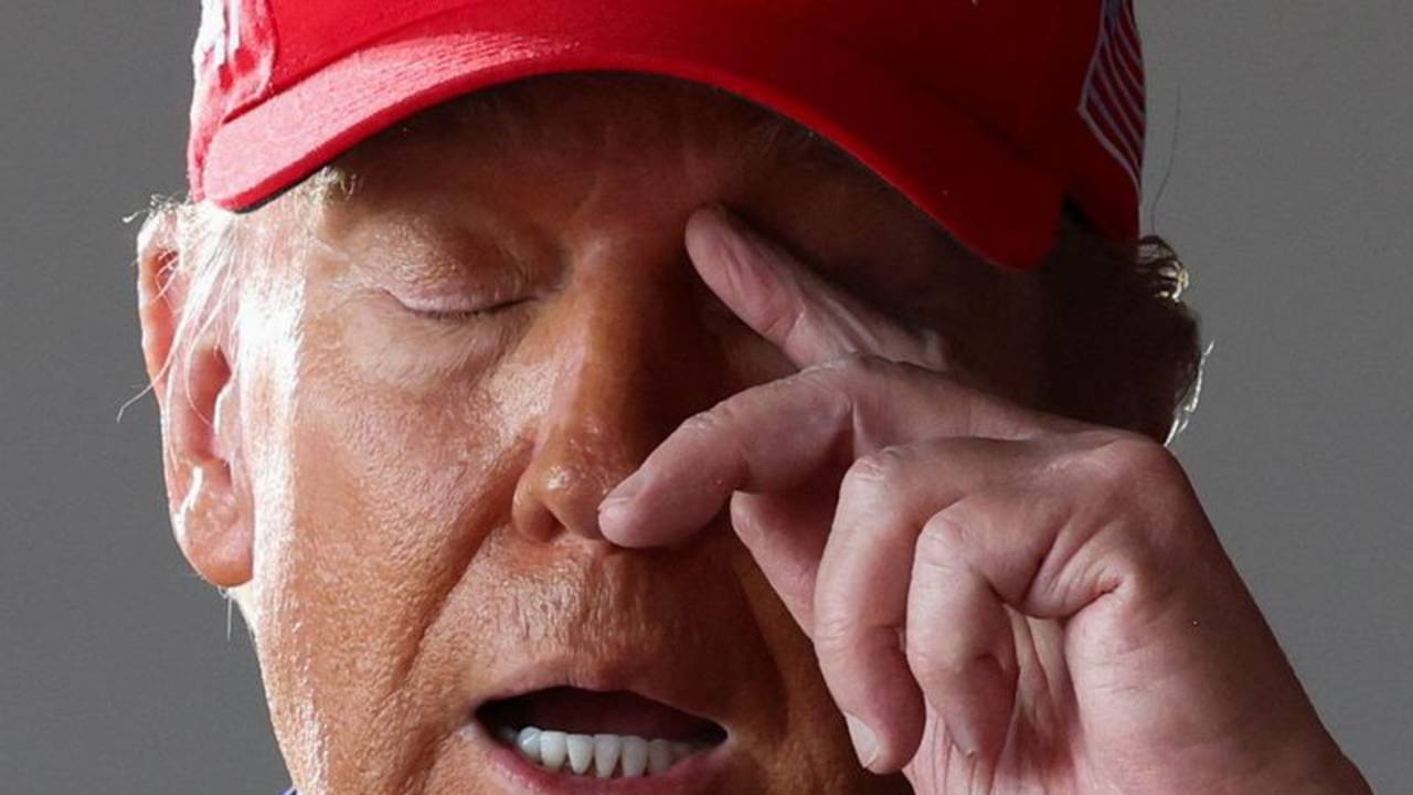 Trump amenaza con un arancel del 200% a los vehículos importados de México