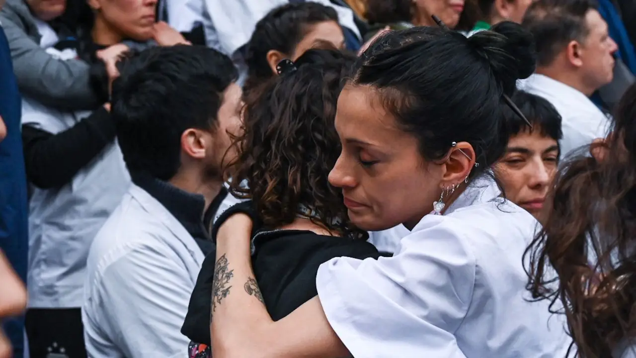 Las mejores fotos del abrazo simbólico en el Hospital Bonaparte