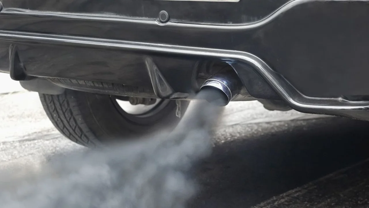 Humo negro autos.
