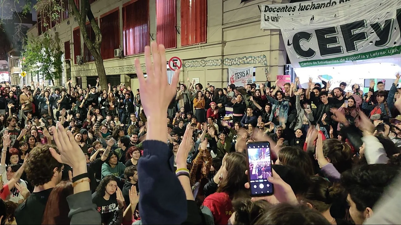Previo a la marcha universitaria, estudiantes de Filo UBA tomarán la sede desde el martes