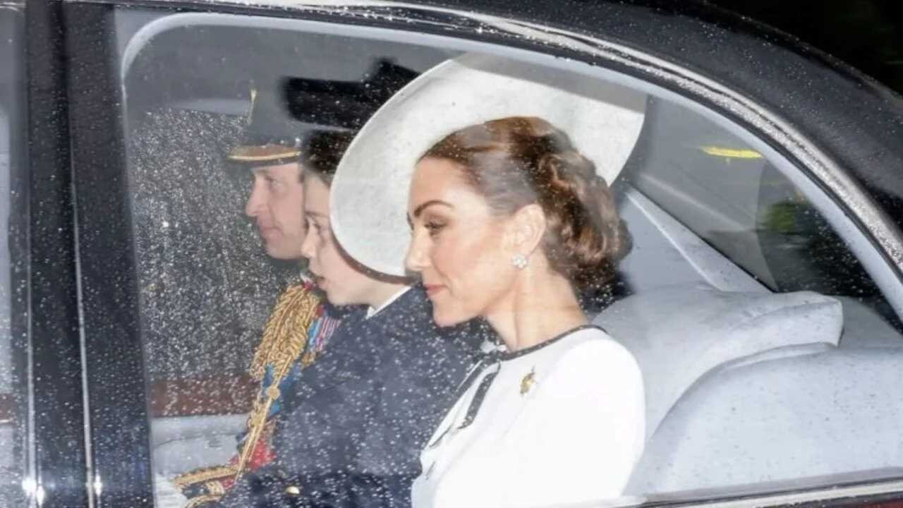 Kate Middleton en un auto