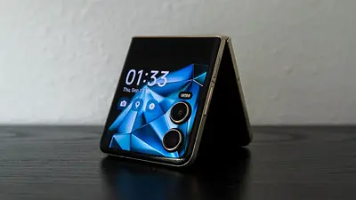 PHANTOM V Flip 2 PHANTOM V Flip 2