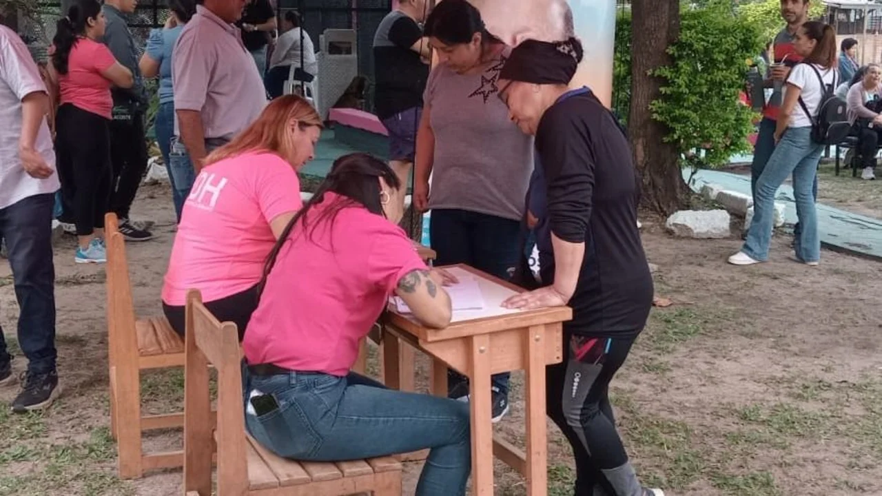 Mes Rosa: Formosa refuerza la prevención del cáncer con camiones sanitarios que recorren los barrios realizando mamografías gratis