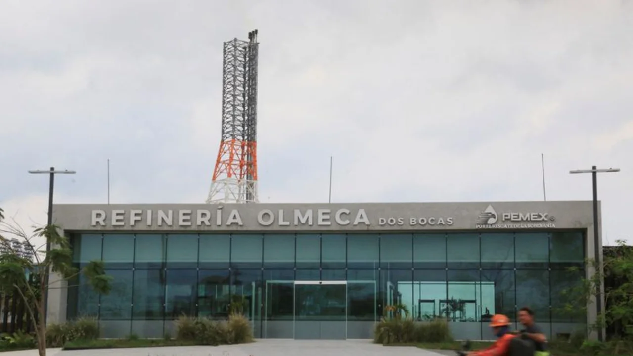 Nueva refinería mexicana Olmeca esta operando al 80%, dice presidenta Sheinbaum