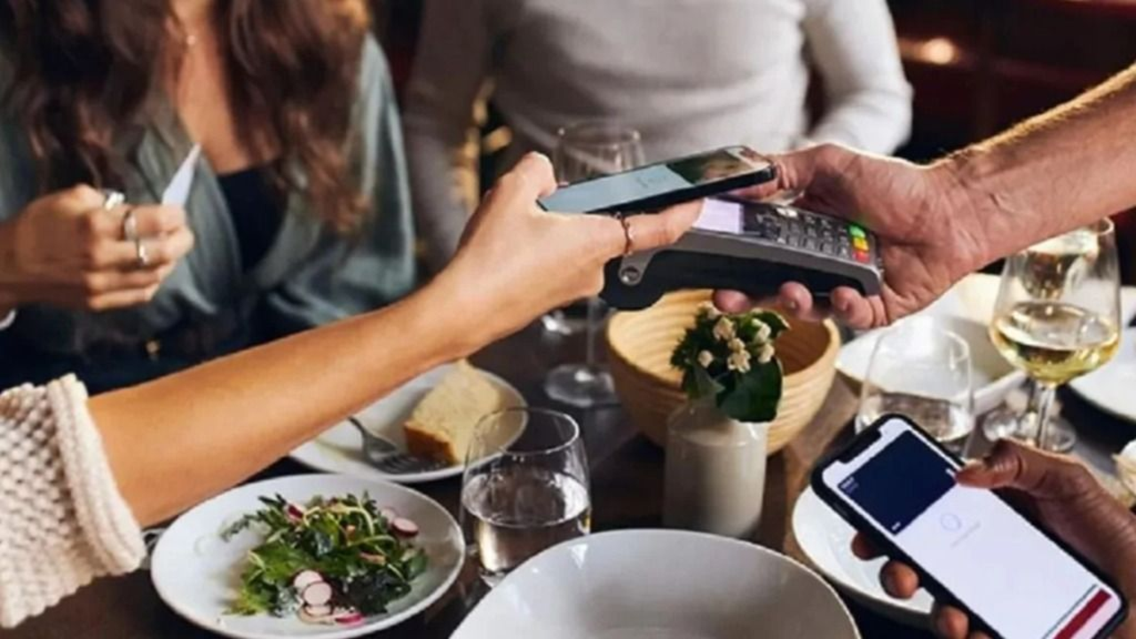 Cómo y a dónde ir a comer este fin de semana con descuento de $5.000 con Cuenta DNI: beneficio en la segunda semana de octubre