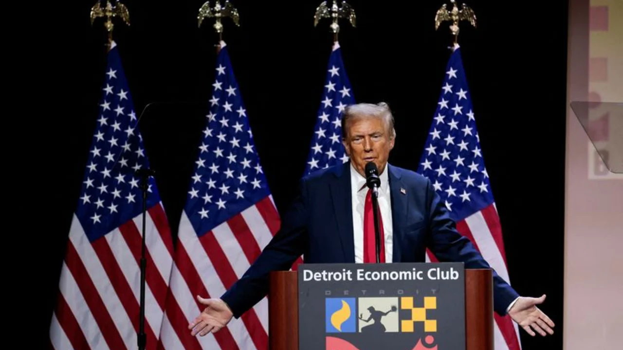 Trump corteja a trabajadores automotores con rebaja fiscal en créditos para coches, medidas contra China