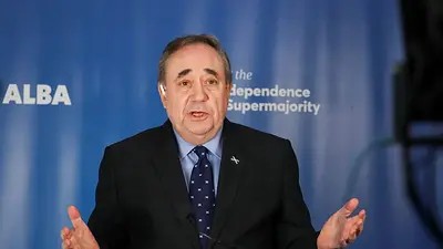 Alex Salmond, "figura monumental" de la política escocesa, fallece a los 69 años Alex Salmond, "figura monumental" de la política escocesa, fallece a los 69 años