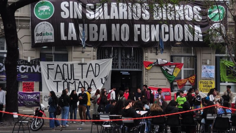 Universidad UBA reclamo salarios docentes