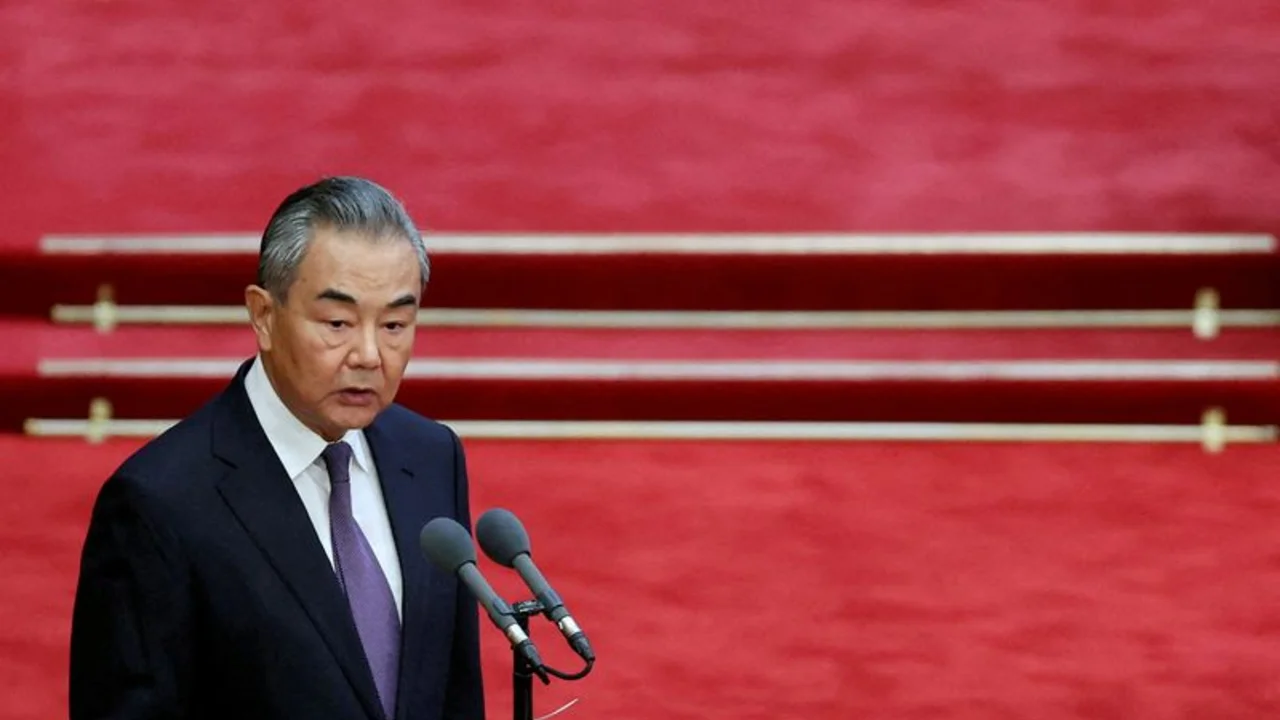 China pide cautela en las tensiones entre Israel e Irán y un alto el fuego