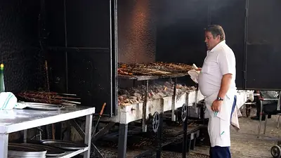 Cuál es la parrilla más barata de Buenos Aires. Cuánto sale comer en El Gran Mosquito. Qué incluye el menú libre de El Gran Mosquito, parrilla de Almagro. Cuál es la parrilla más barata de Buenos Aires. Cuánto sale comer en El Gran Mosquito. Qué incluye el menú libre de El Gran Mosquito, parrilla de Almagro.