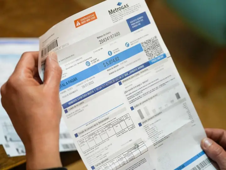 El gasto de un hogar para pagar servicios públicos se disparó 17% en mayo: son casi 170 mil pesos | El Destape