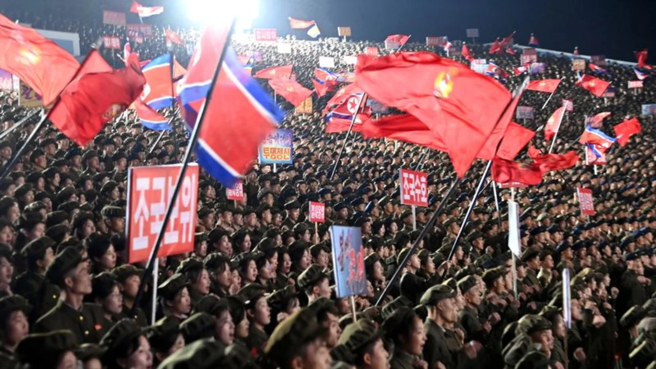 Corea del Norte dice que 1,4 millones de personas piden alistarse por tensión con el Sur