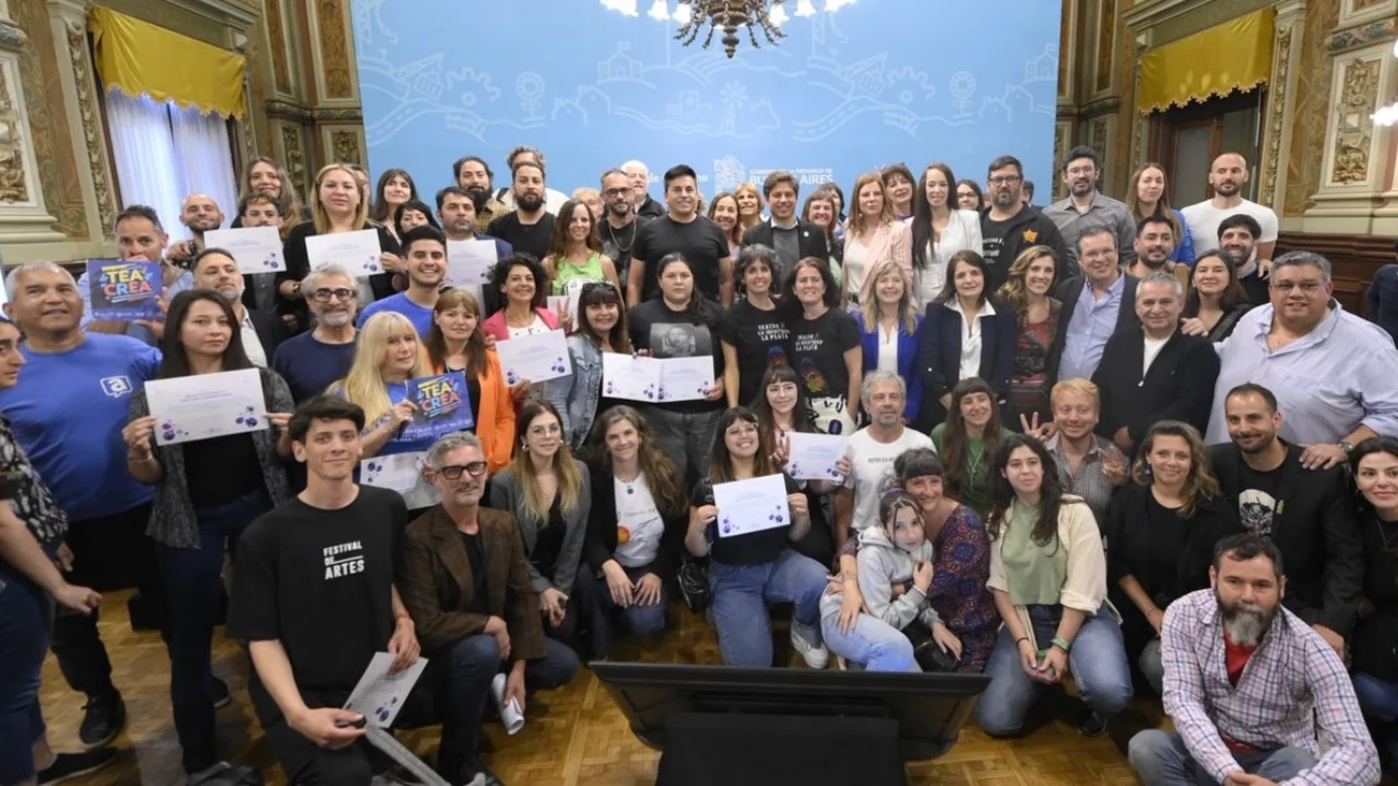 Kicillof: "Cambio 200 mil horas con Elon Musk por 15 minutos en cualquier proyecto cultural"