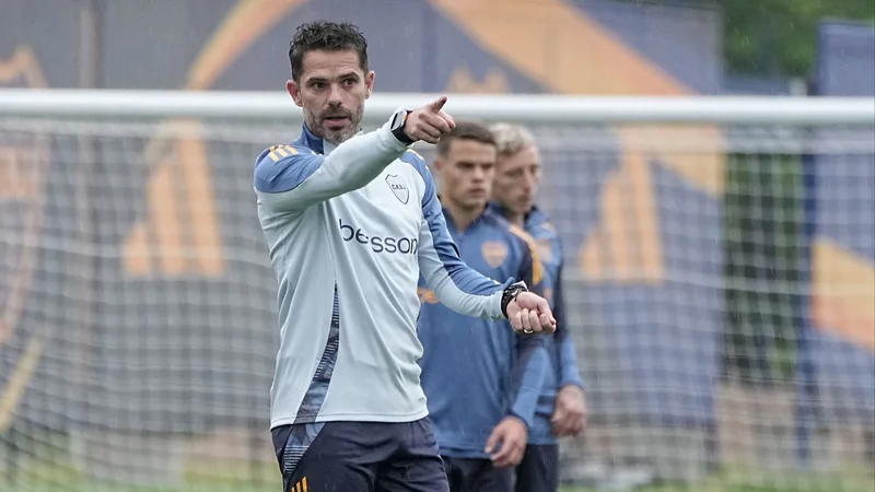 Fernando Gago en los entrenamientos de Boca