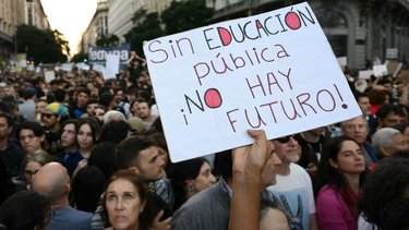 Docentes universitarios denuncian que todavía no cobraron el aguinaldo