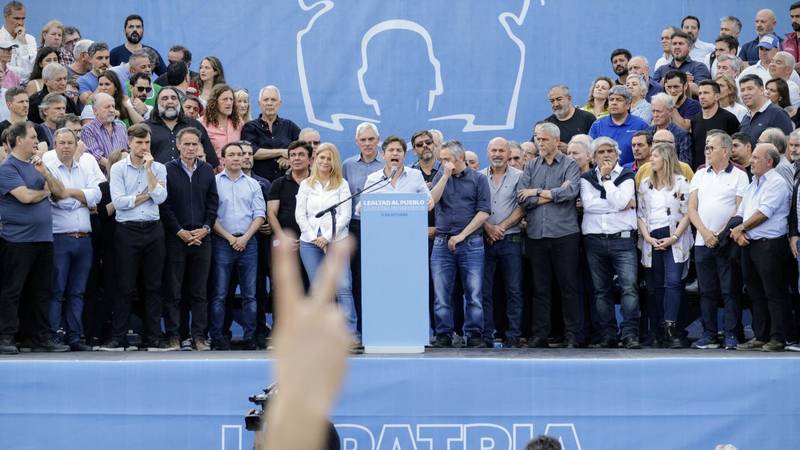 Ante una multitud, Kicillof sumó volumen con un duro discurso opositor