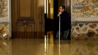 Las fuertes lluvias en el sureste de Francia provocan indundaciones y cortes de electricidad Las fuertes lluvias en el sureste de Francia provocan indundaciones y cortes de electricidad