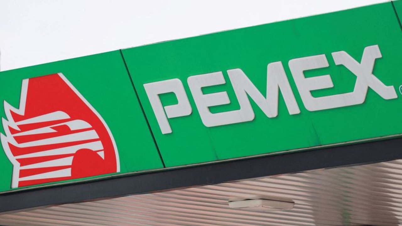 Mexicana Pemex frena gasto para ahorrar más de 1,000 mlns dlrs último trim 2024: documento