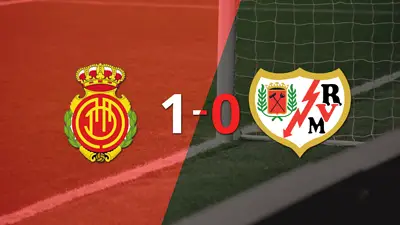 Con un solo gol, Mallorca derrotó a Rayo Vallecano en el estadio Mallorca Son Moix Con un solo gol, Mallorca derrotó a Rayo Vallecano en el estadio Mallorca Son Moix