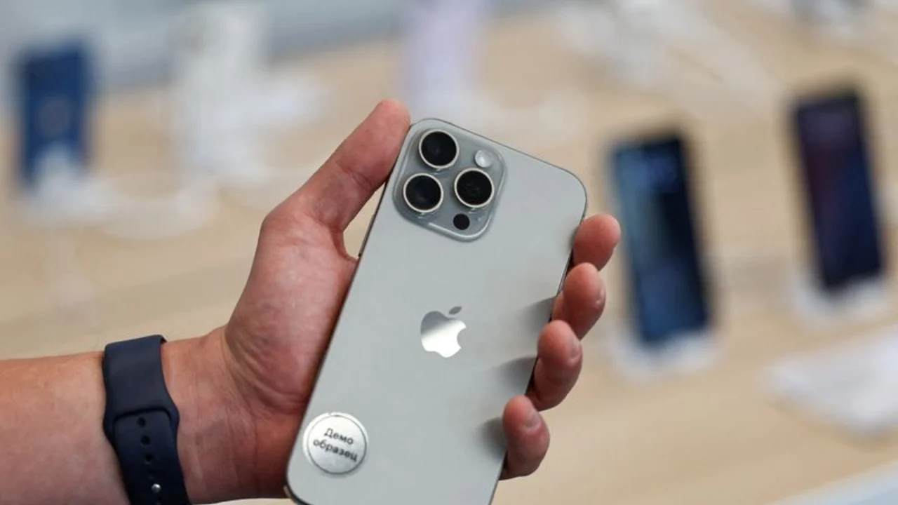 Gobierno ruso compra más iPhone pese a los temores de seguridad, según Vedomosti