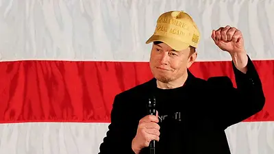 Elon Musk reparte dinero y conspiraciones entre los votantes de Pensilvania Elon Musk reparte dinero y conspiraciones entre los votantes de Pensilvania