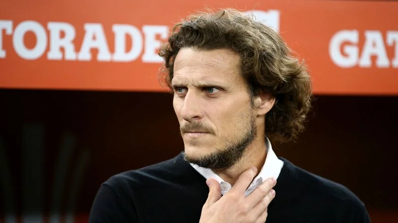 El exdelantero uruguayo Diego Forlán jugará un torneo de tenis profesional
