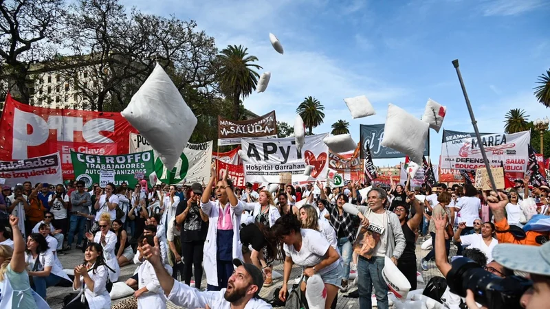 El Frente Sindical Universitario convocó a un paro el próximo 17 y 18 de marzo El Frente Sindical Universitario convocó a un paro el próximo 17 y 18 de marzo