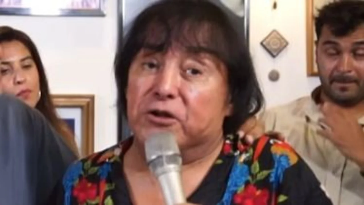 Ricky Maravilla cantando
